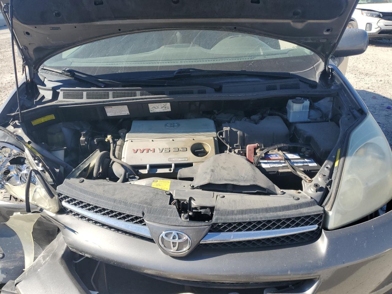 2005 TOYOTA SIENNA