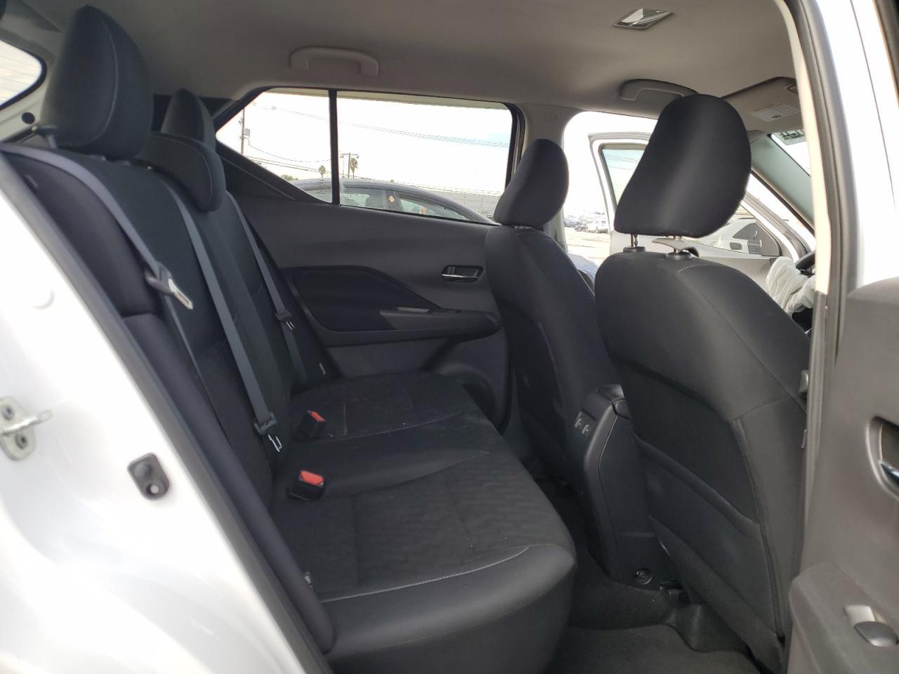 2023 NISSAN KICKS