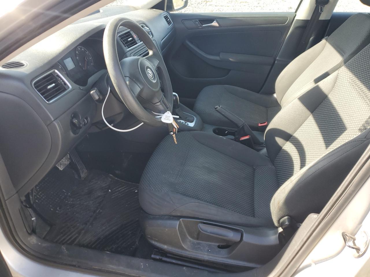 2011 VOLKSWAGEN JETTA