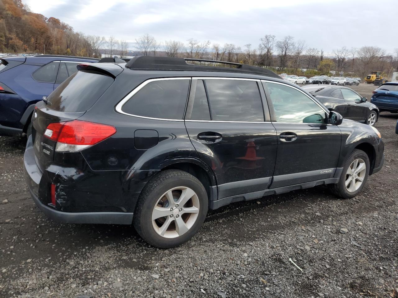 2014 SUBARU Outback