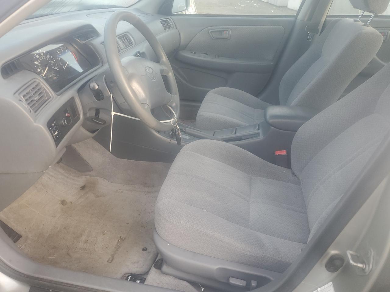 2001 TOYOTA CAMRY
