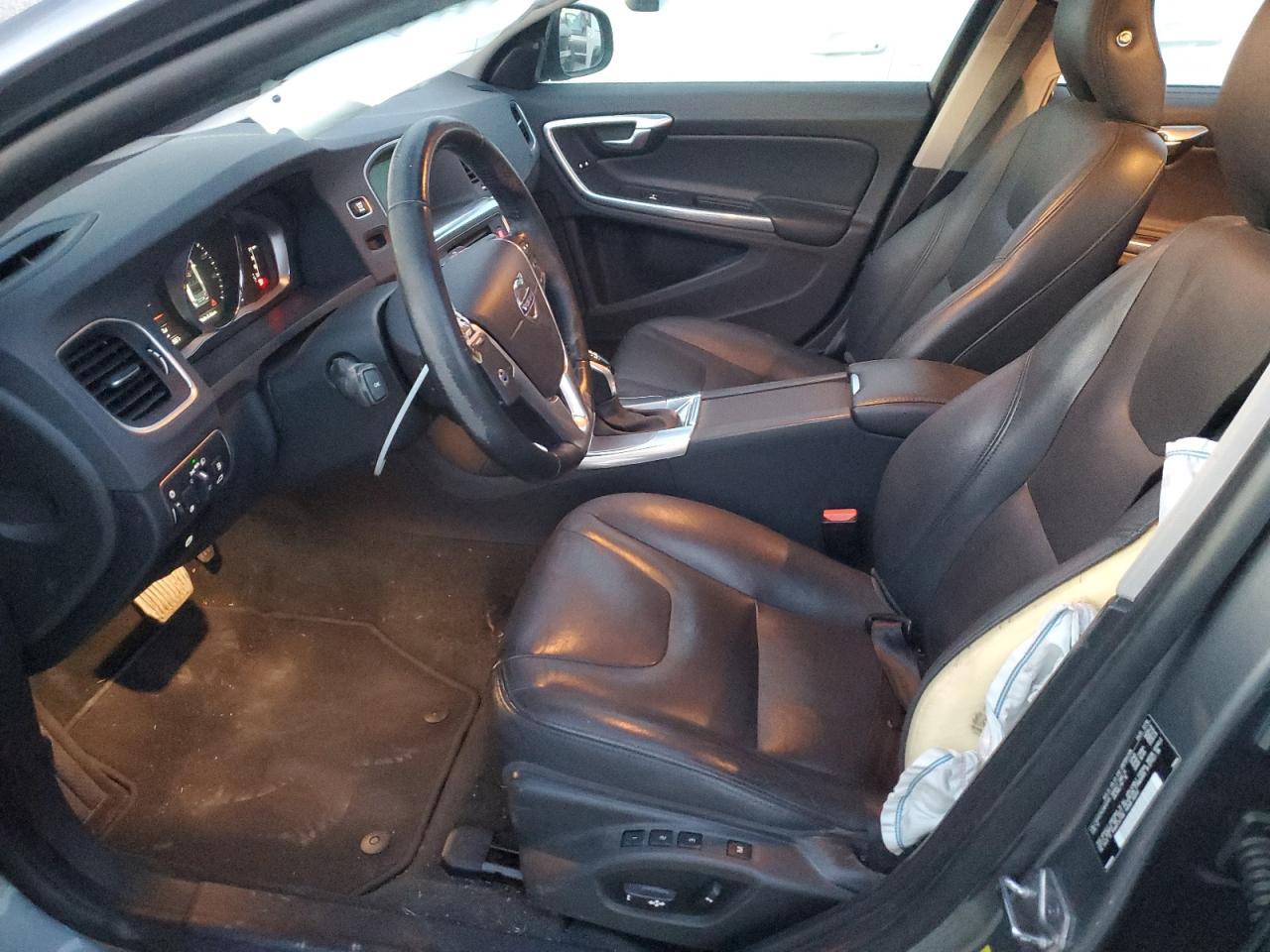2017 VOLVO S60
