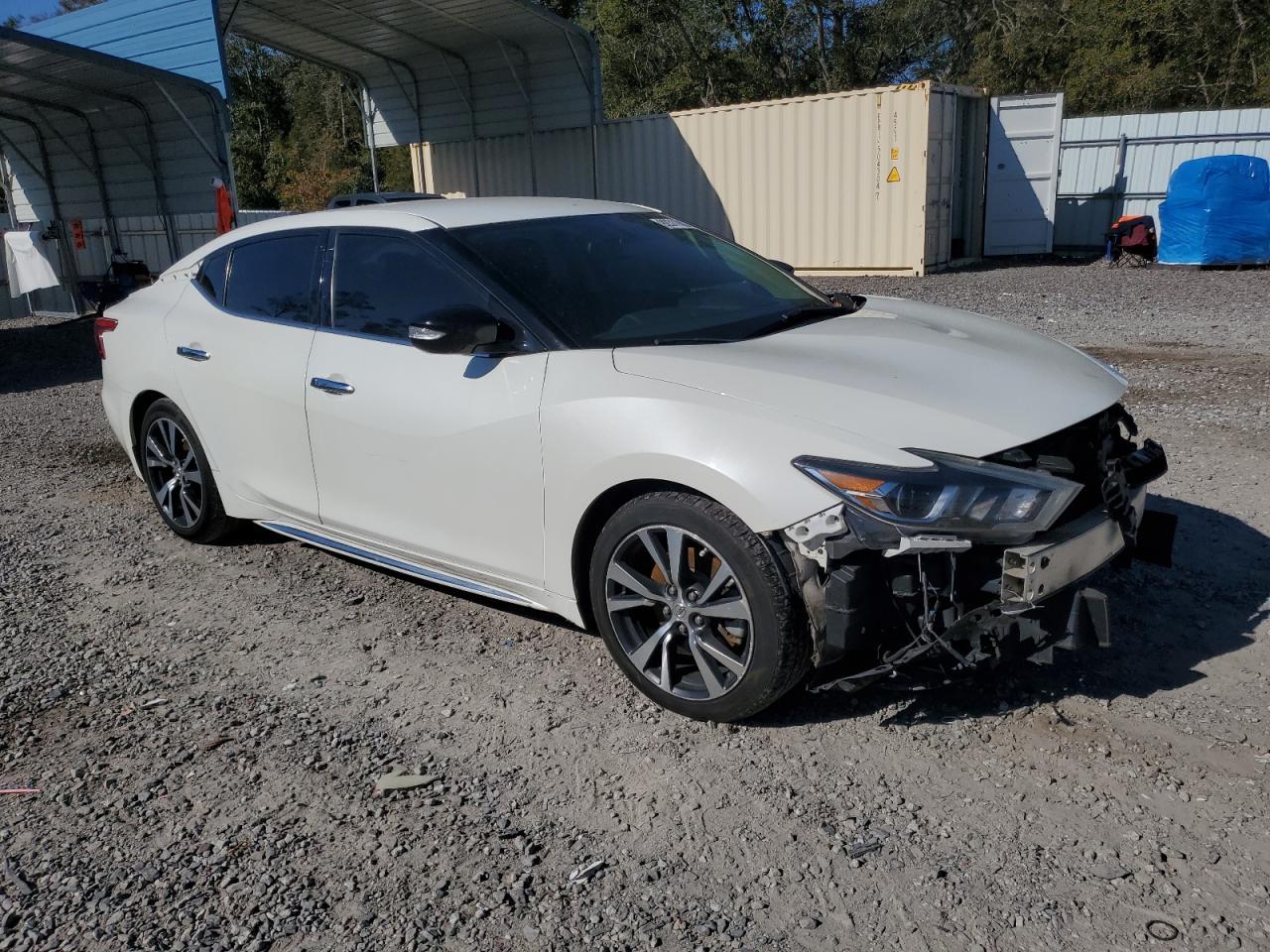 2017 NISSAN Maxima