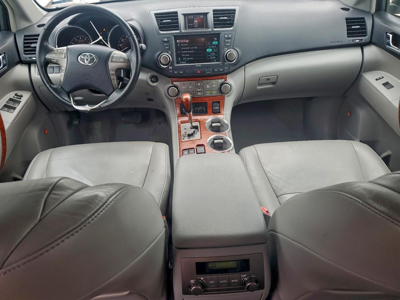 2010 TOYOTA HIGHLANDER