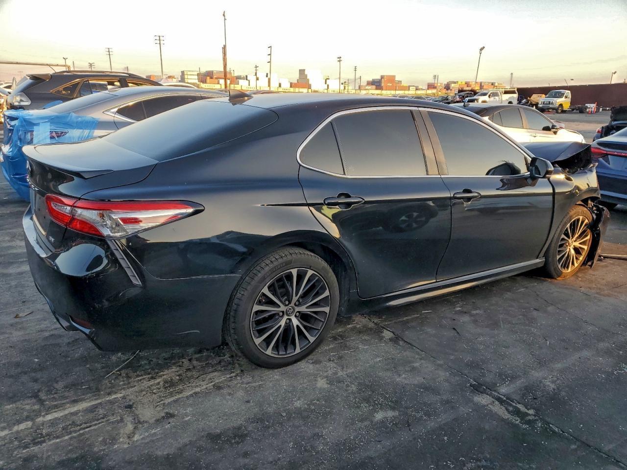 2019 TOYOTA CAMRY