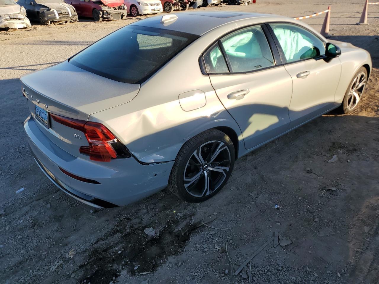 2024 VOLVO S60