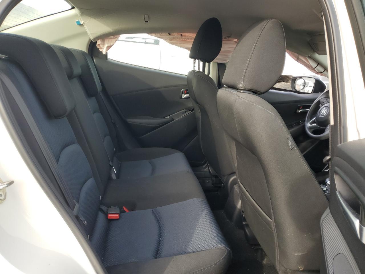 2017 TOYOTA YARIS