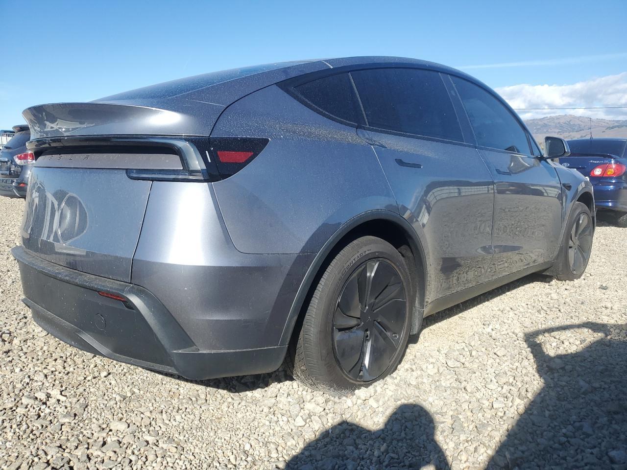 2026 TESLA MODEL Y