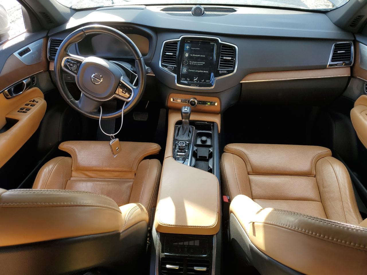 2017 VOLVO XC90
