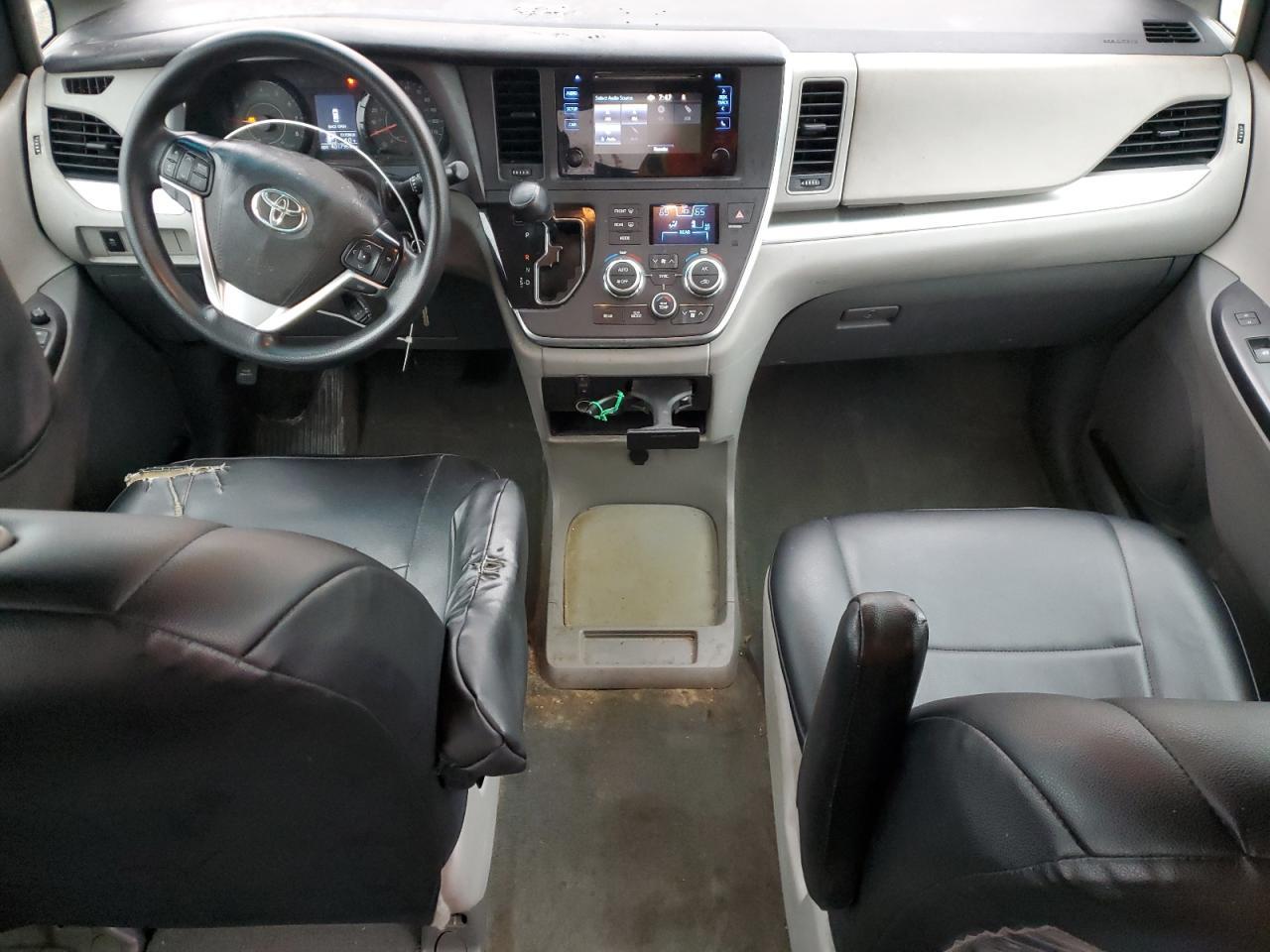 2015 TOYOTA SIENNA