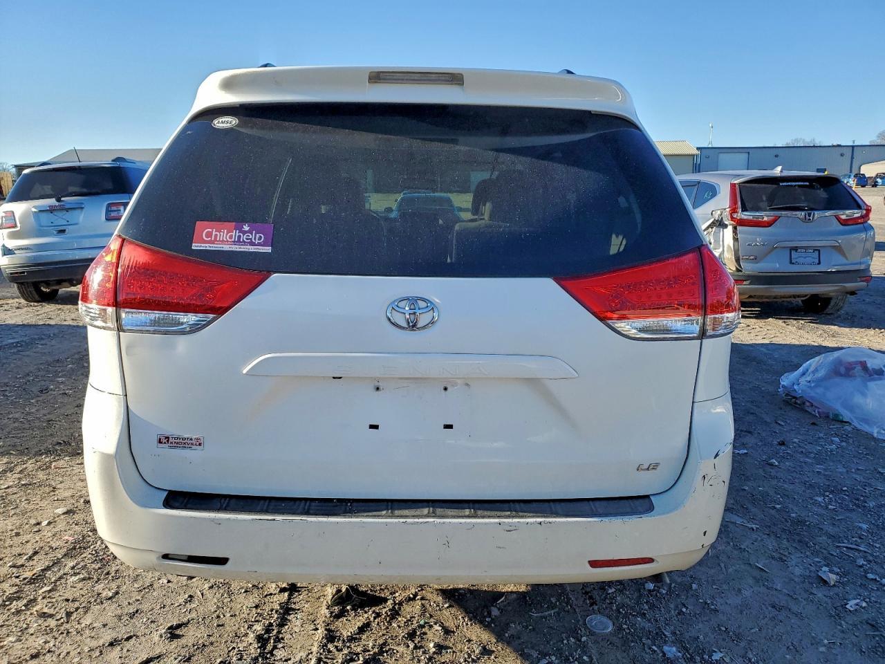 2011 TOYOTA SIENNA