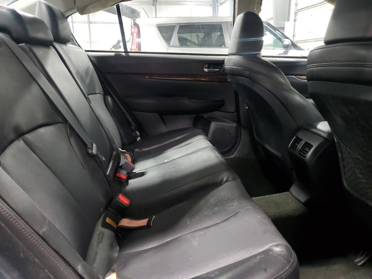 2014 SUBARU Legacy