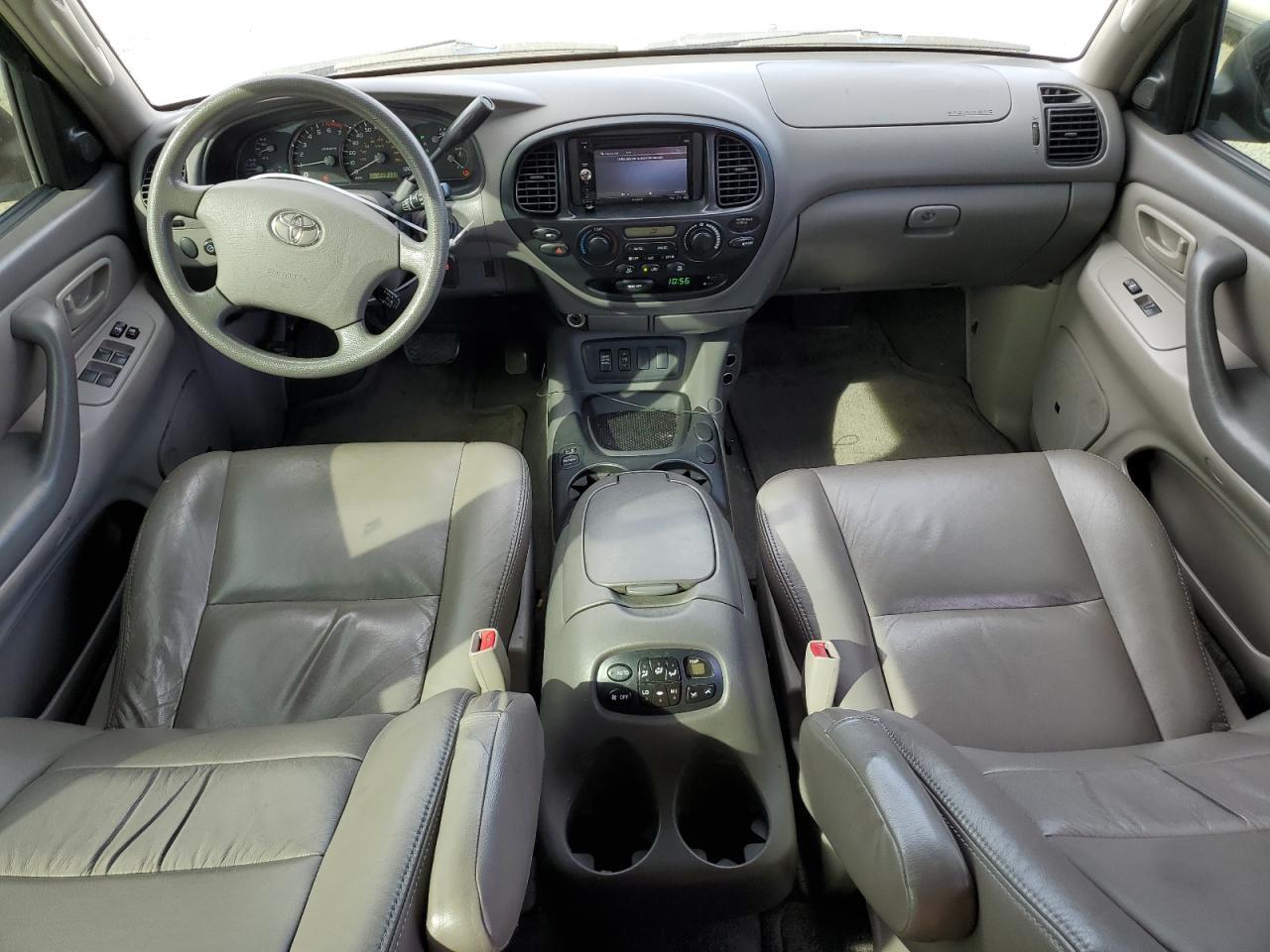 2005 TOYOTA Sequoia