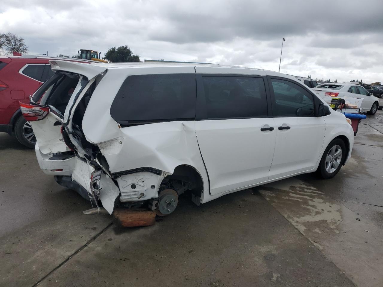 2016 TOYOTA SIENNA