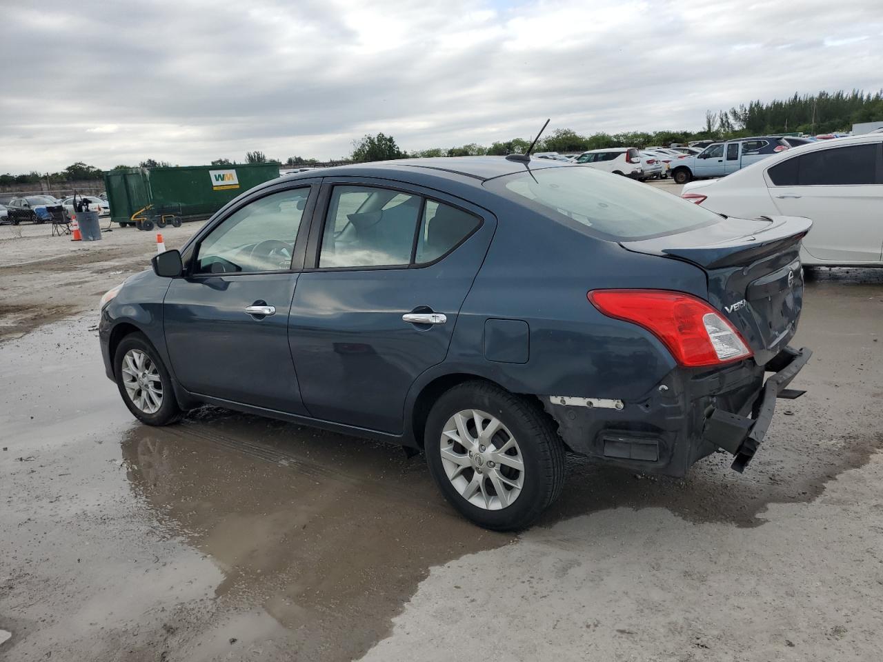 2017 NISSAN VERSA
