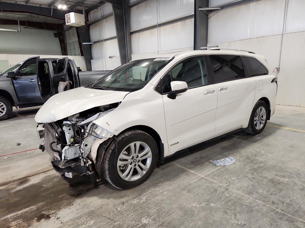 2021 TOYOTA SIENNA
