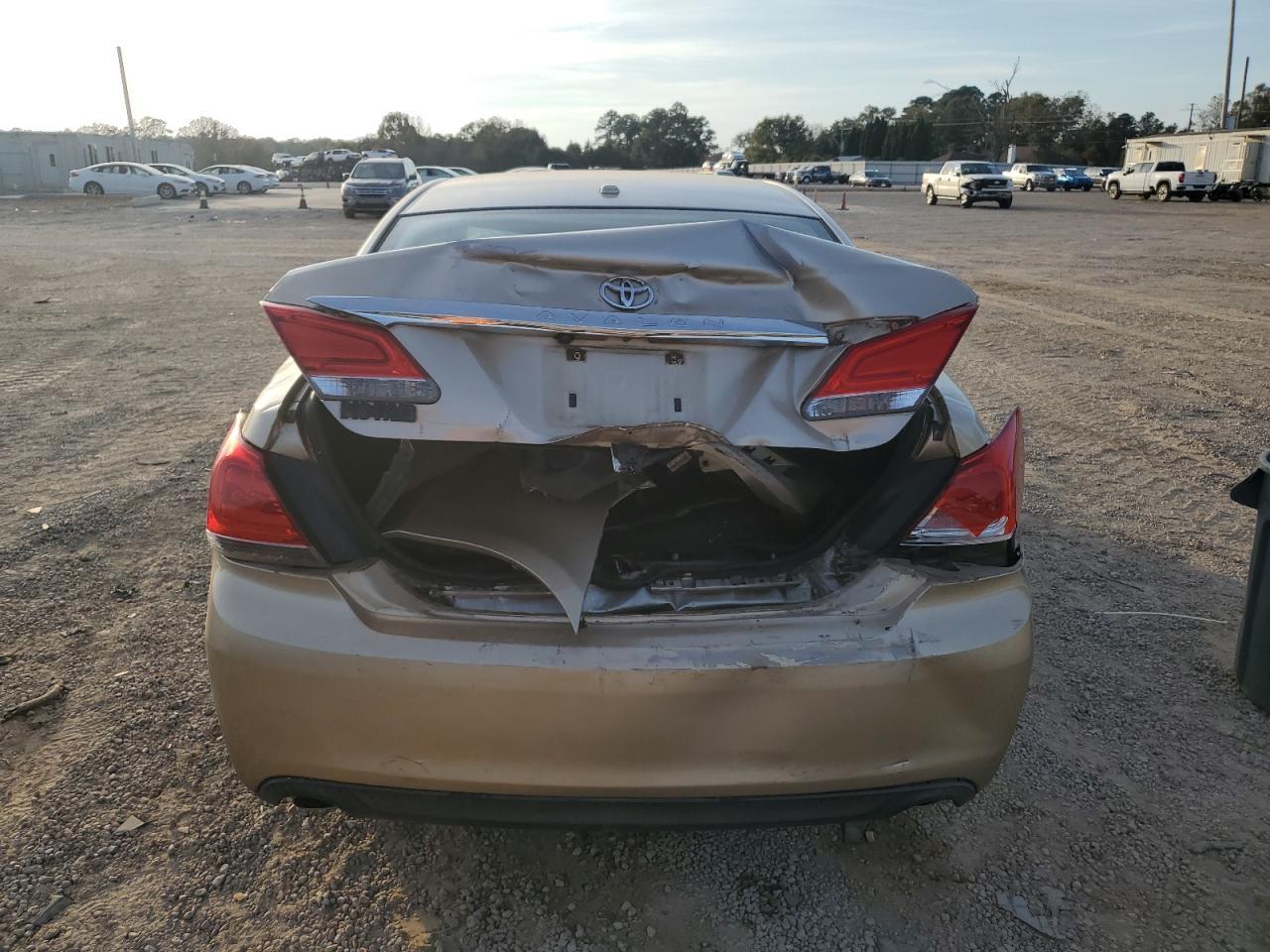 2012 TOYOTA Avalon