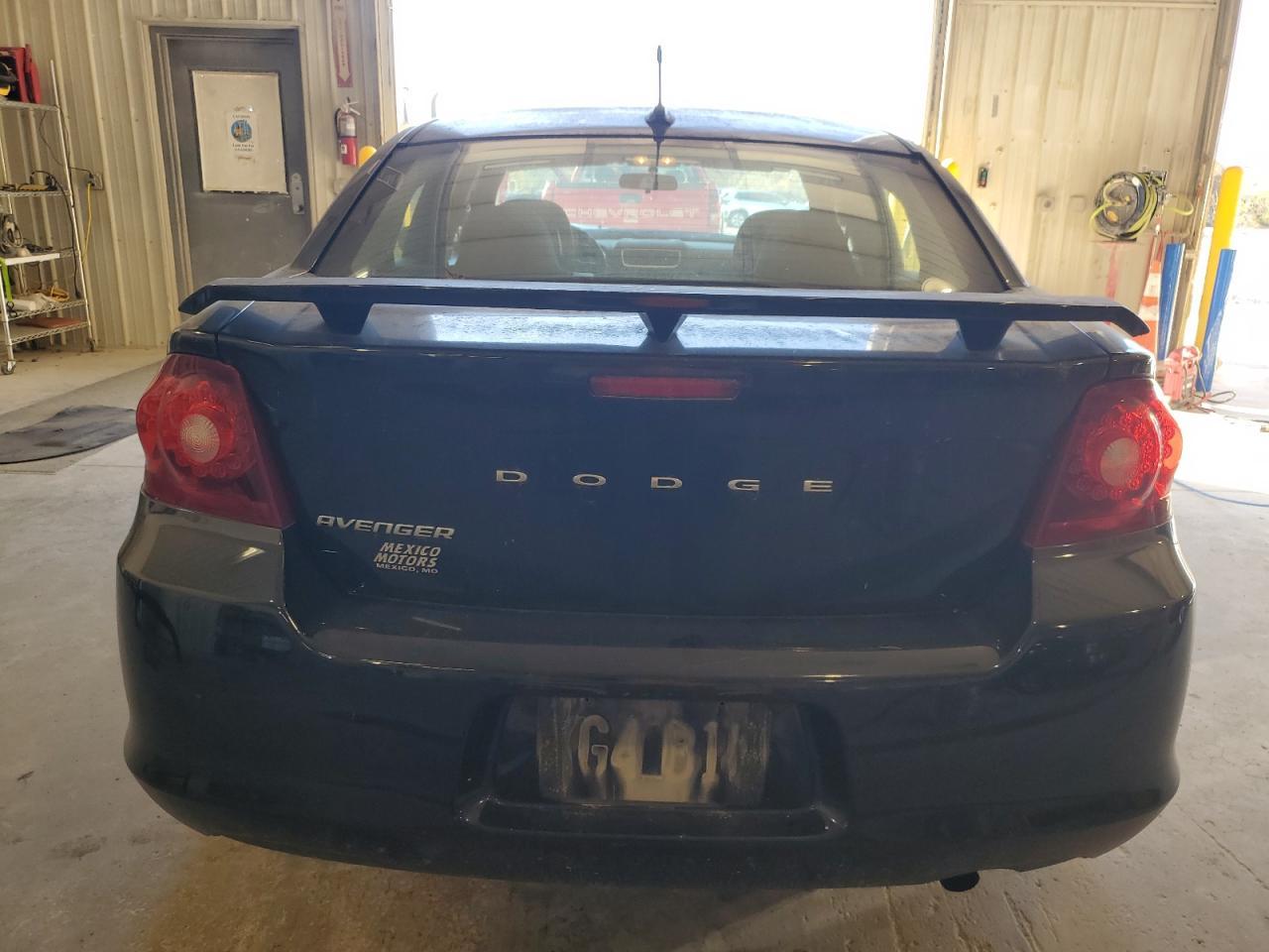2013 DODGE Avenger