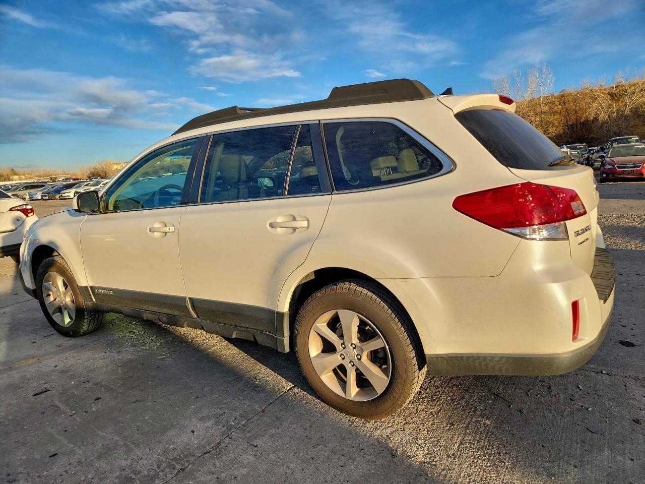 2014 SUBARU Outback