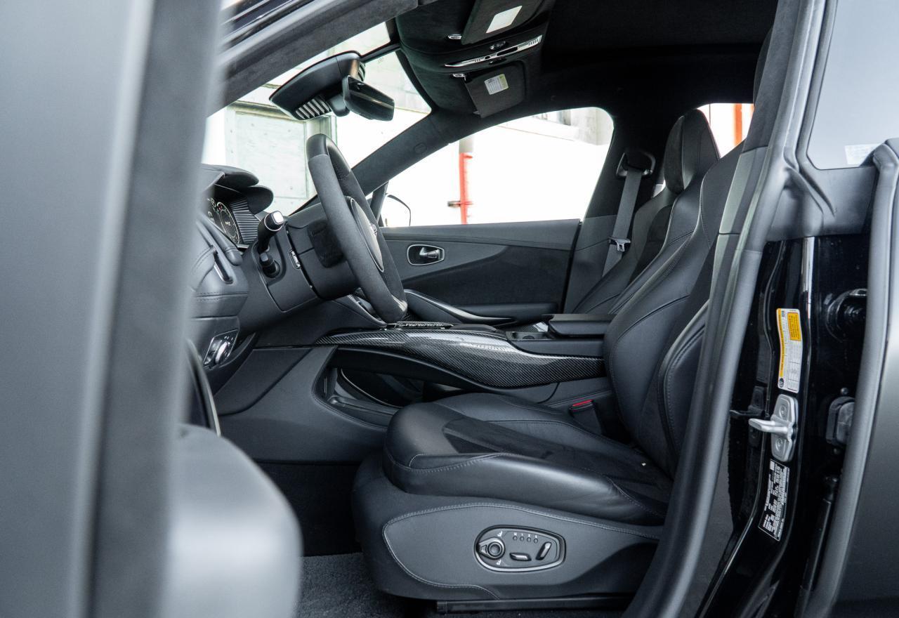 2022 Aston Martin DBX