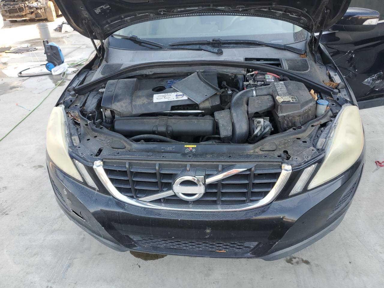 2011 VOLVO XC60