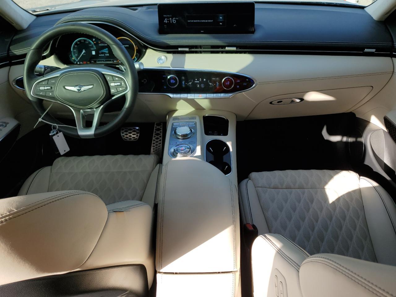 2024 GENESIS GV70