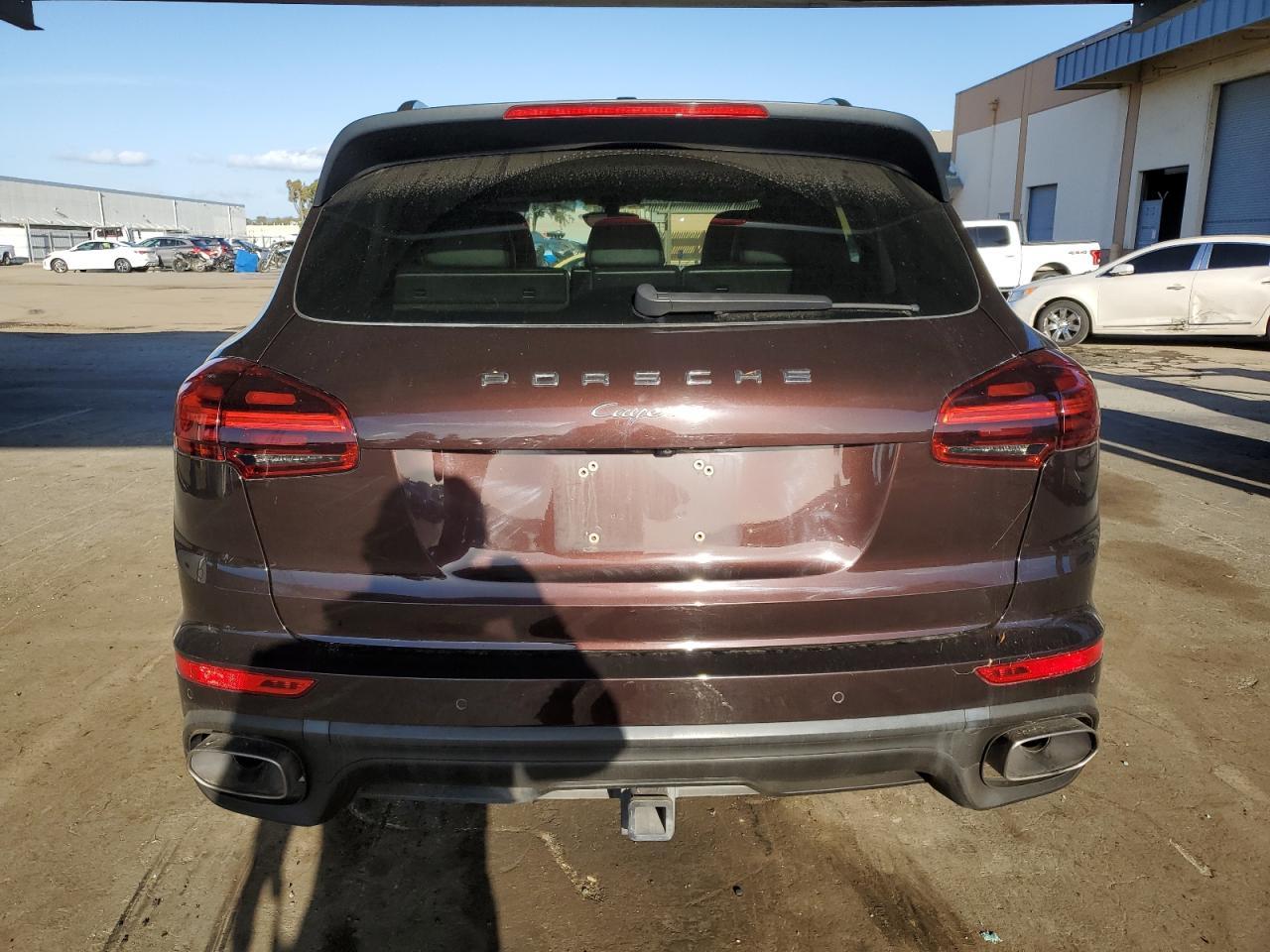 2015 PORSCHE CAYENNE