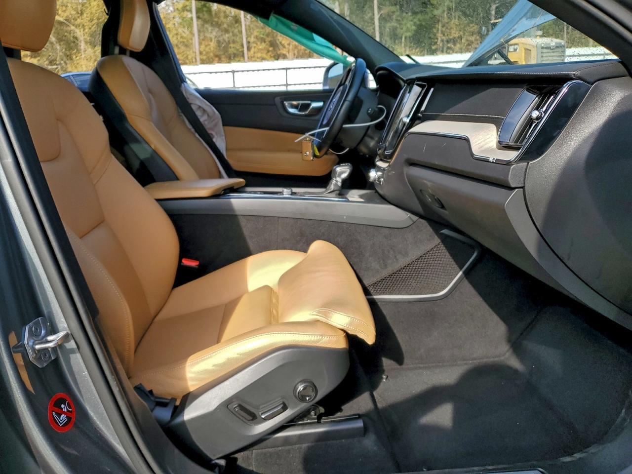 2018 VOLVO XC60