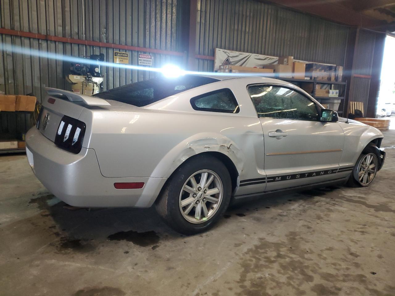 2005 FORD MUSTANG