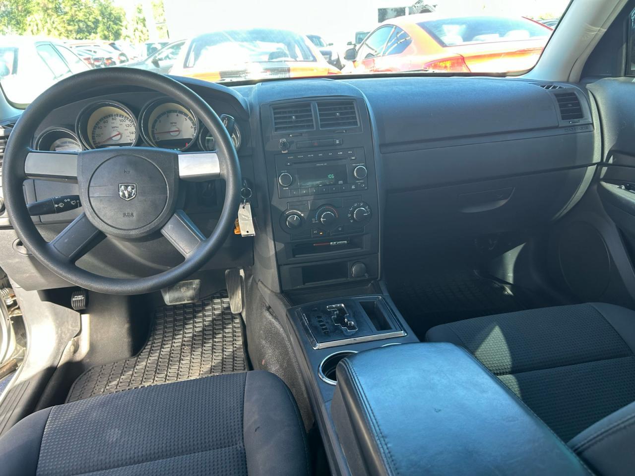 2010 DODGE CHARGER