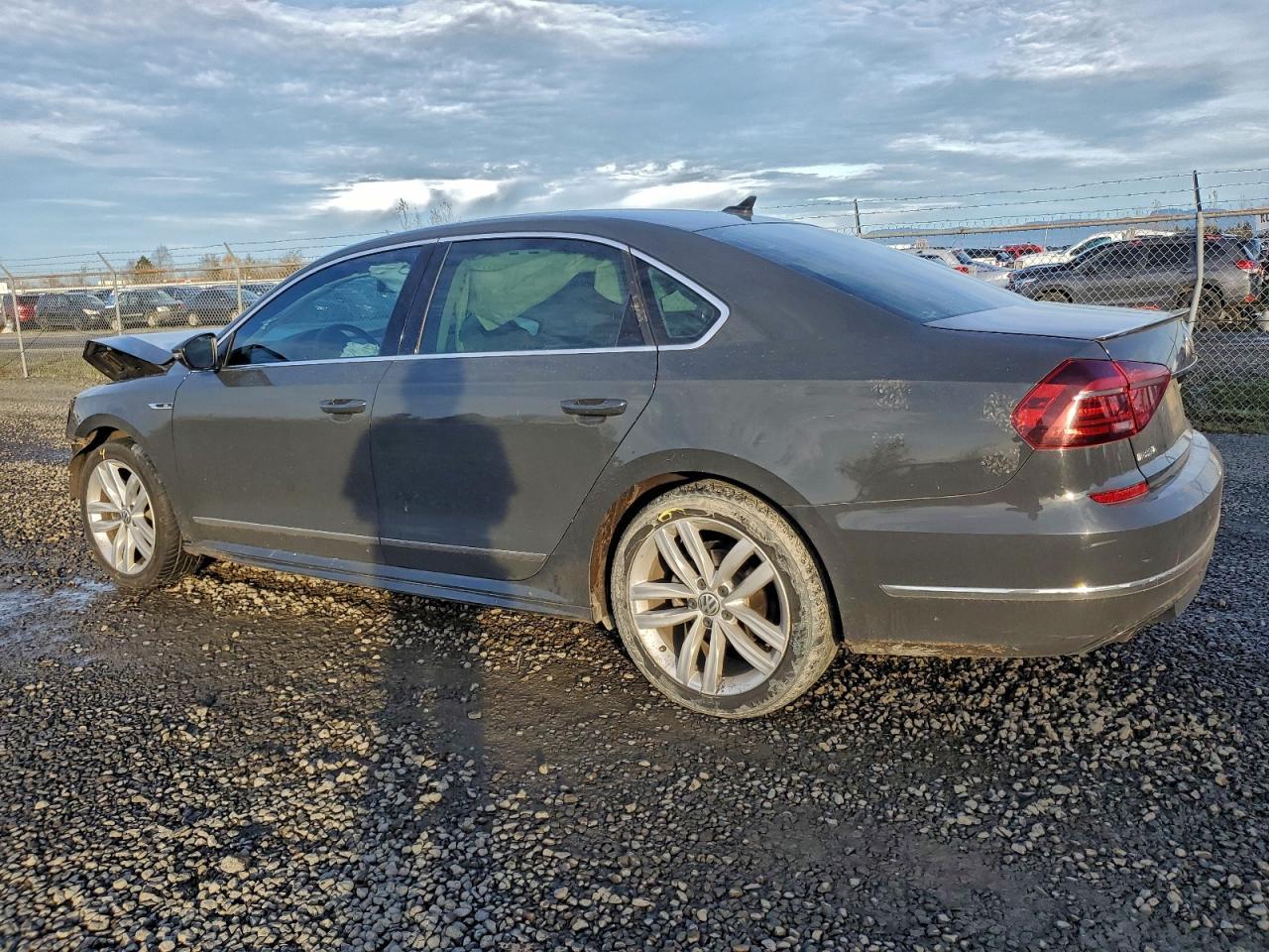 2017 VOLKSWAGEN Passat