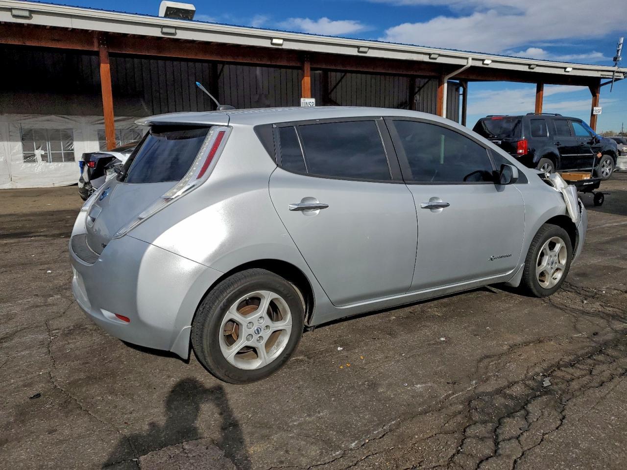 2013 NISSAN LEAF