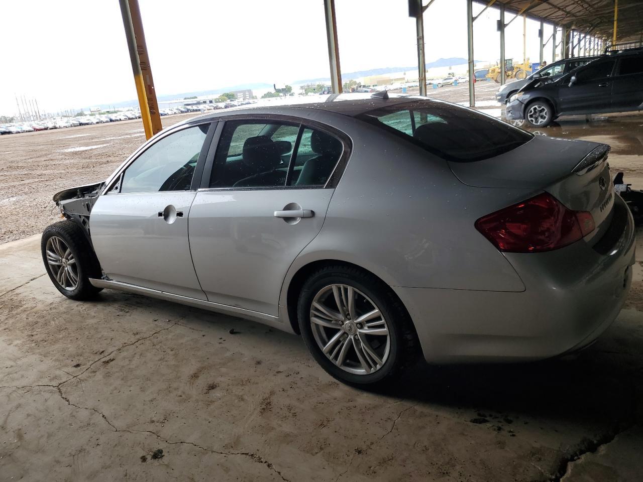 2015 INFINITI Q40