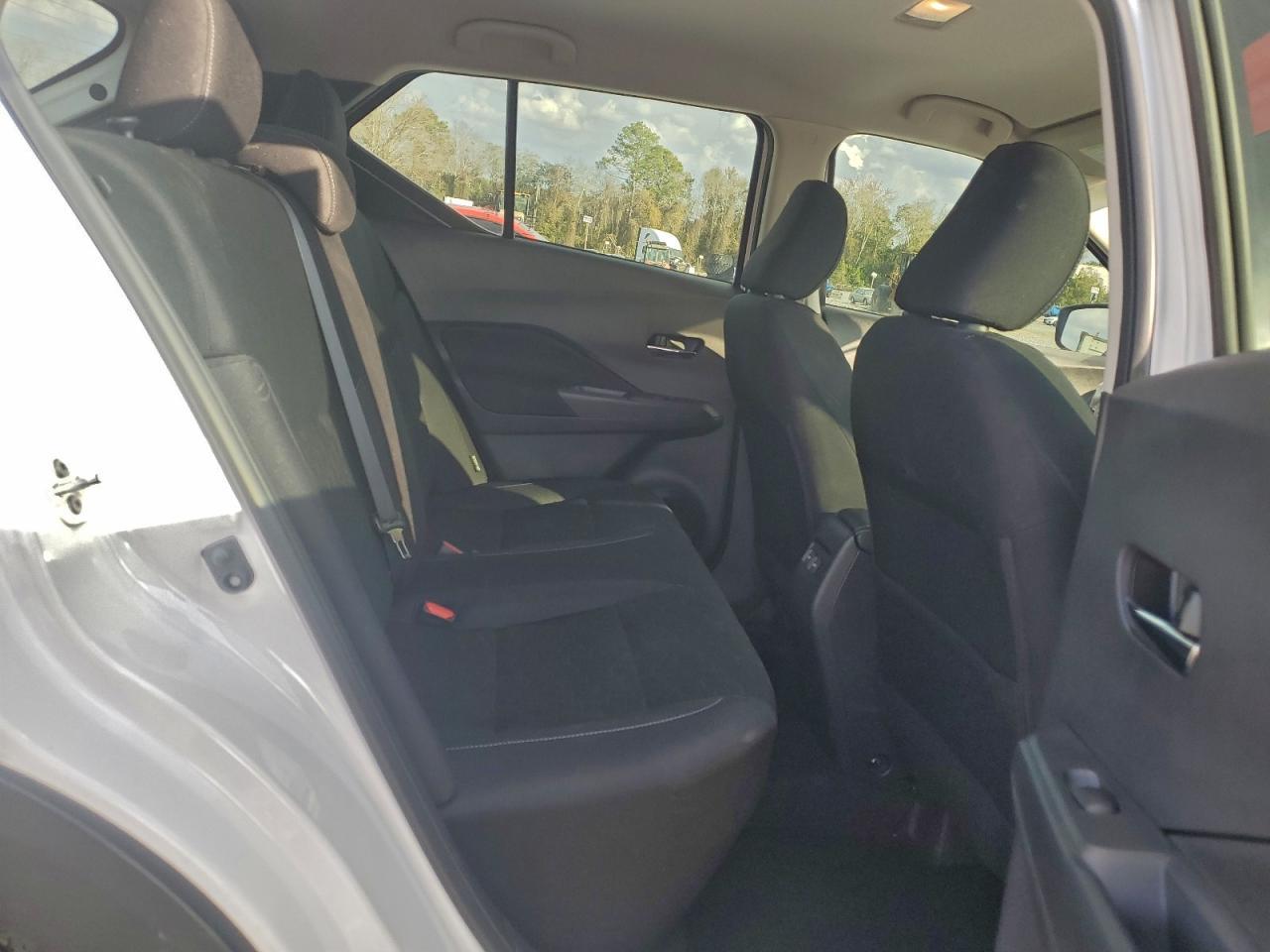 2024 NISSAN KICKS