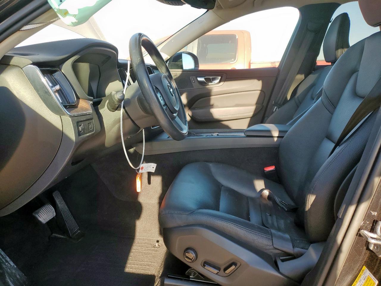 2021 VOLVO XC60