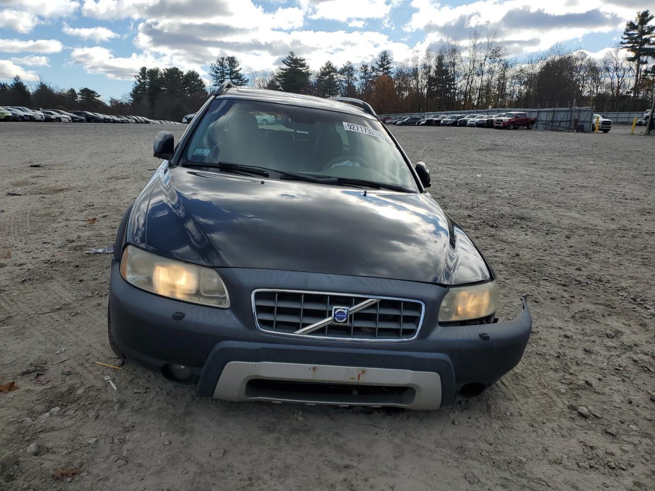2005 VOLVO XC70