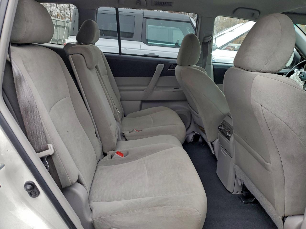 2013 TOYOTA HIGHLANDER