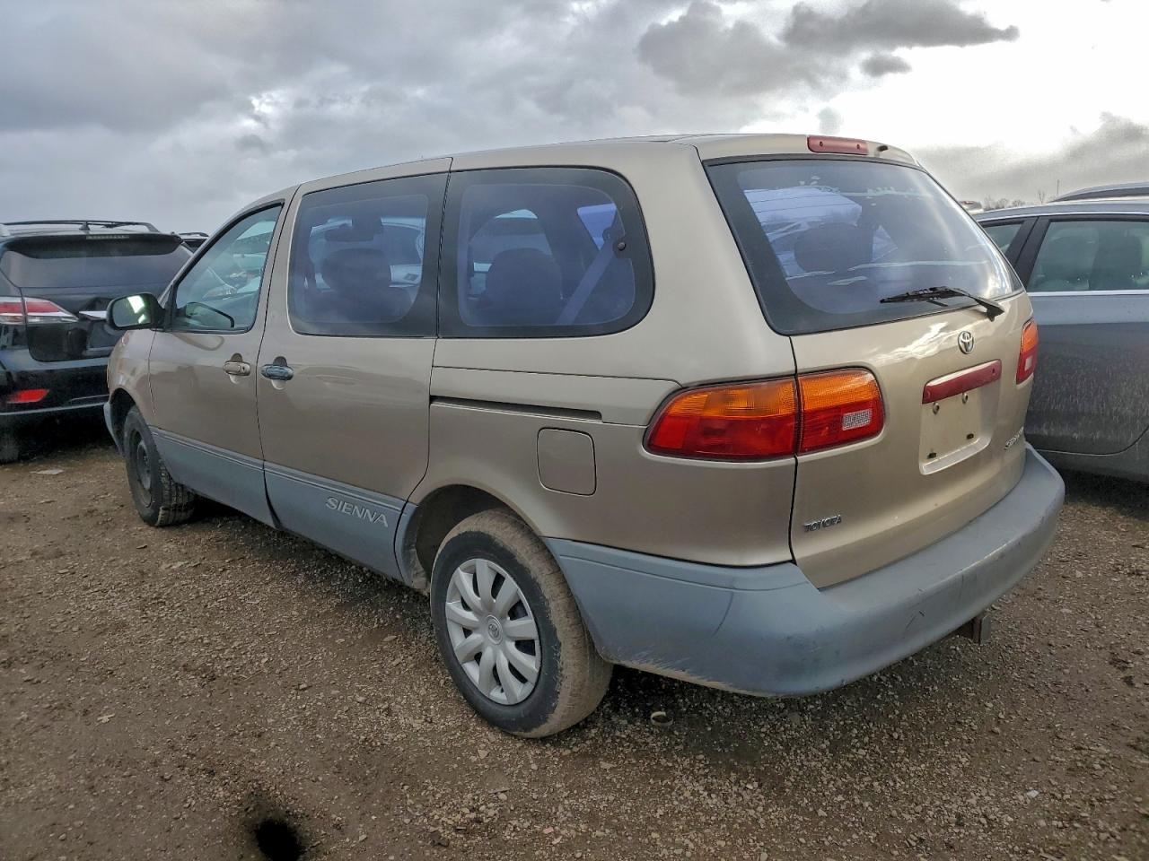 2000 TOYOTA SIENNA