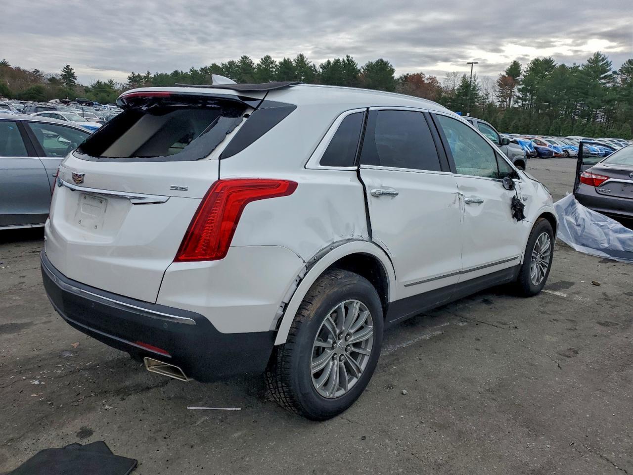 2017 CADILLAC XT5