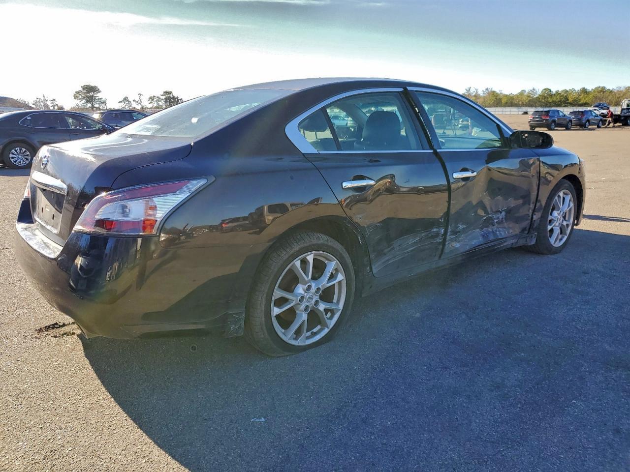2013 NISSAN Maxima