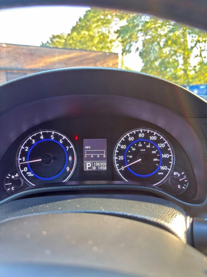 2012 INFINITI G37