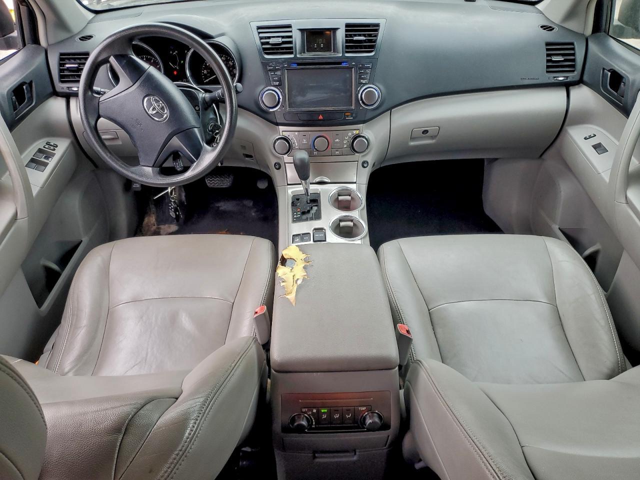 2011 TOYOTA HIGHLANDER