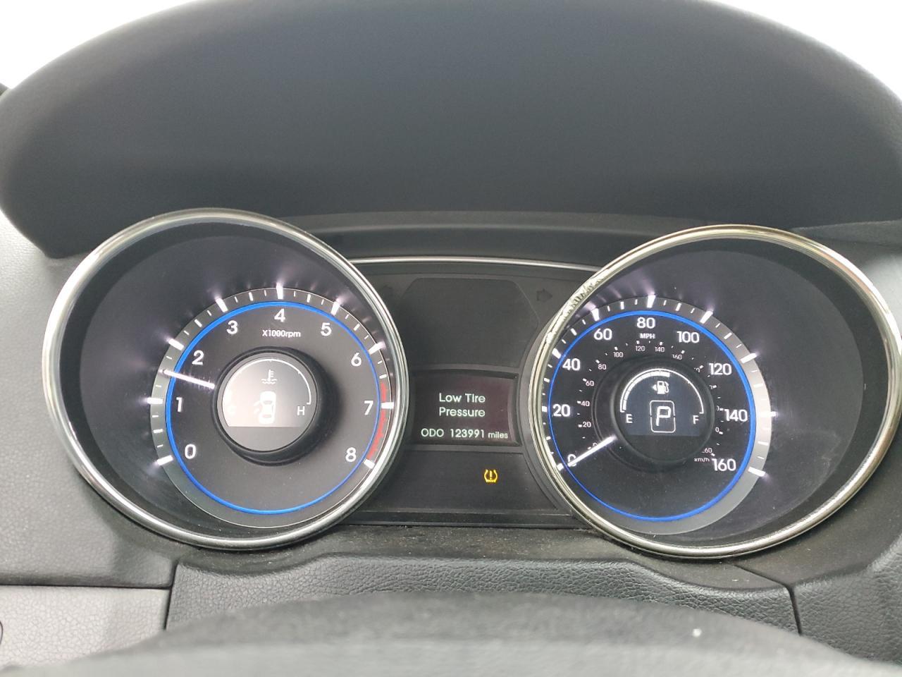 2011 HYUNDAI SONATA