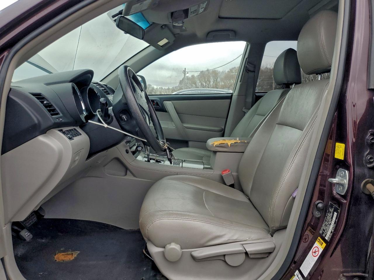 2011 TOYOTA HIGHLANDER