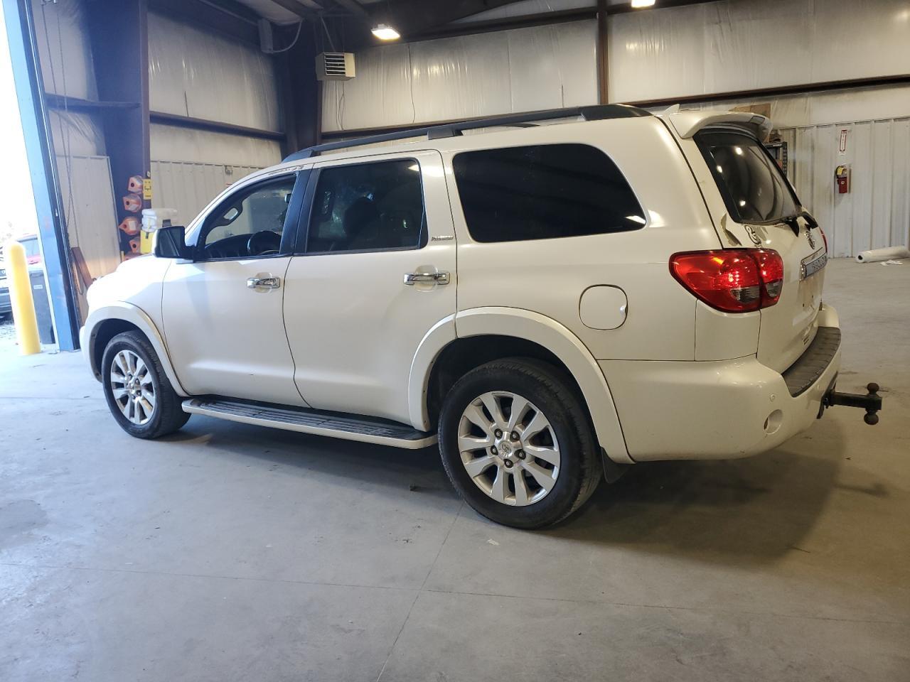2012 TOYOTA Sequoia