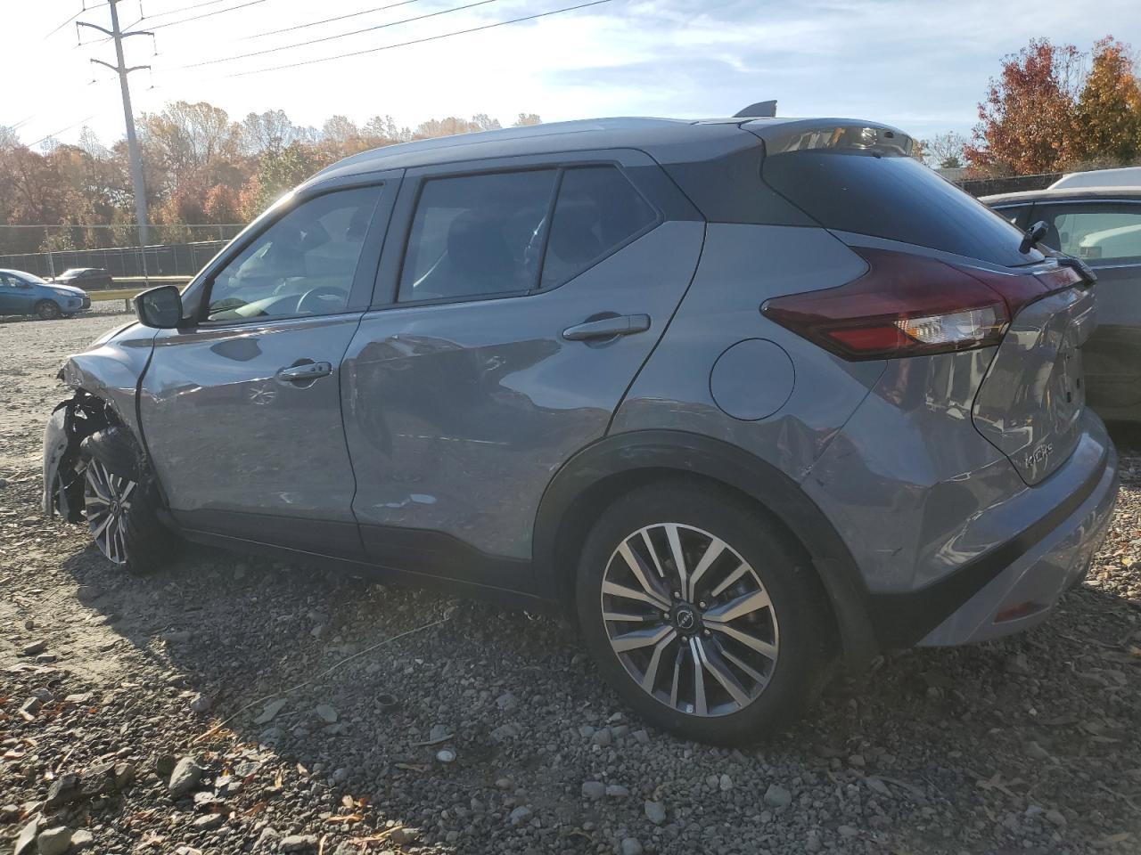 2024 NISSAN KICKS