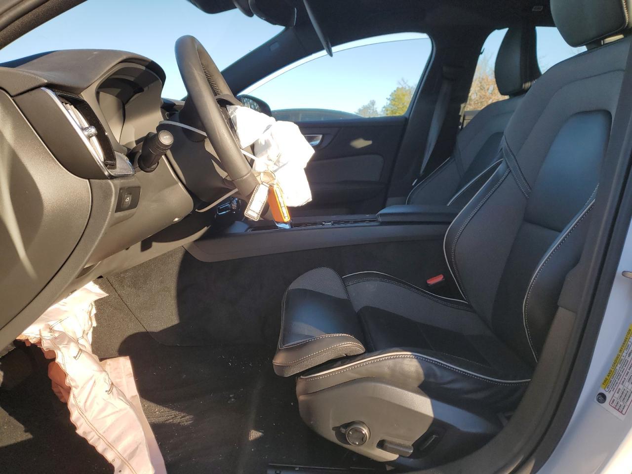 2024 VOLVO S60