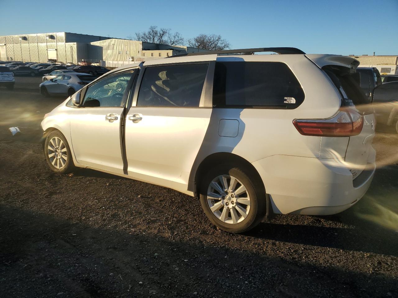 2015 TOYOTA SIENNA