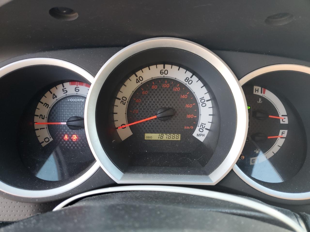 2011 TOYOTA TACOMA