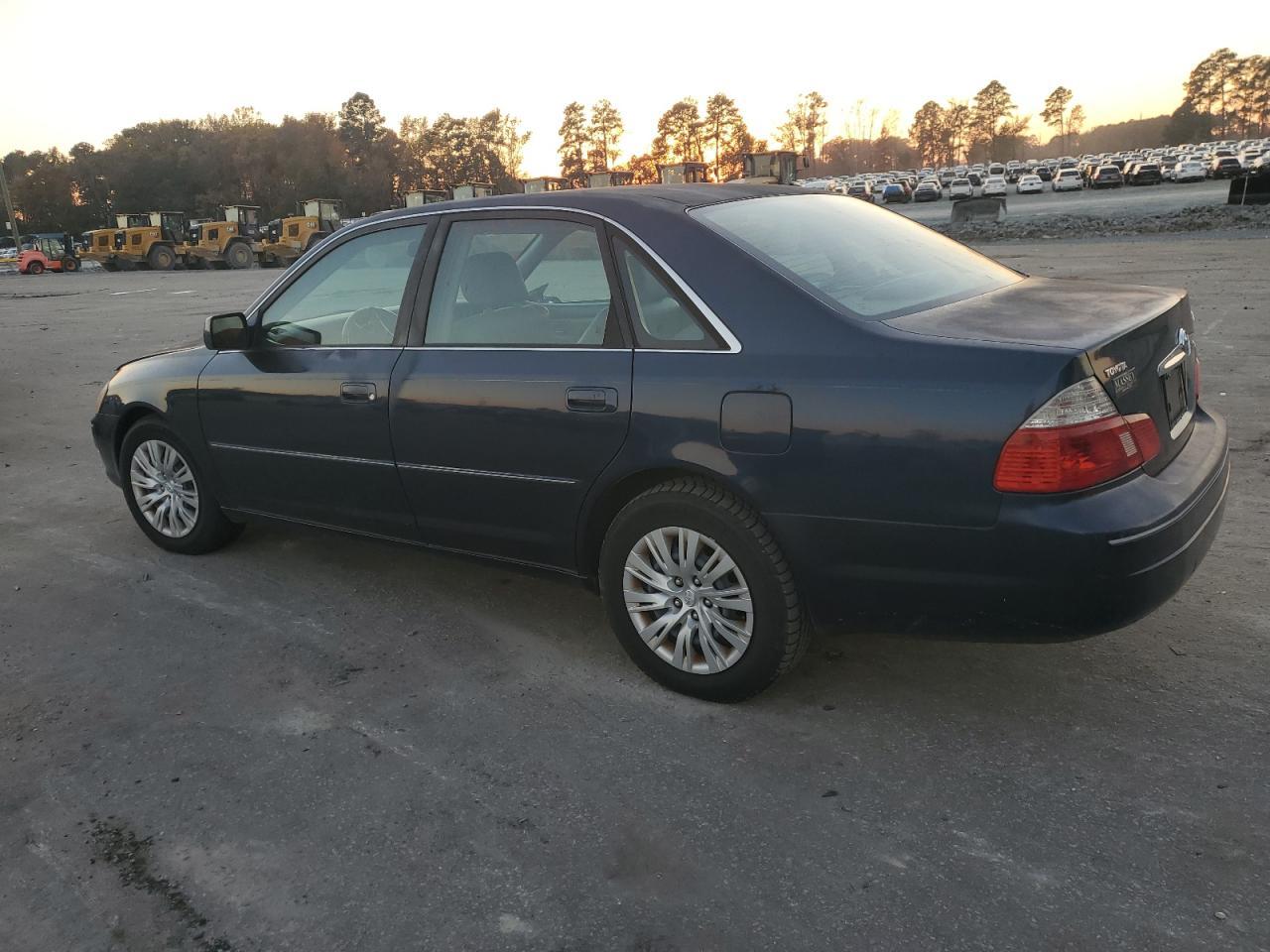 2004 TOYOTA Avalon